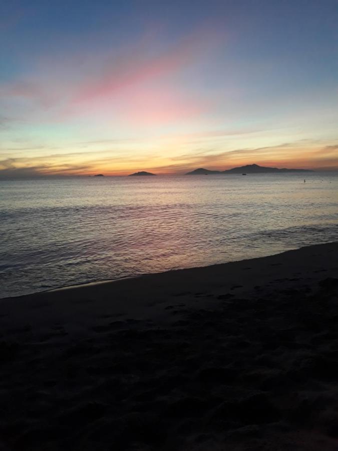 Pink Beach Homestay Хойан Экстерьер фото